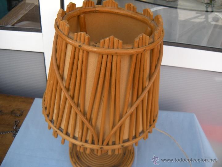 Vintage: L&Aacute;MPARA DE SOBREMESA CA&Ntilde;A RATTAN - Foto 3