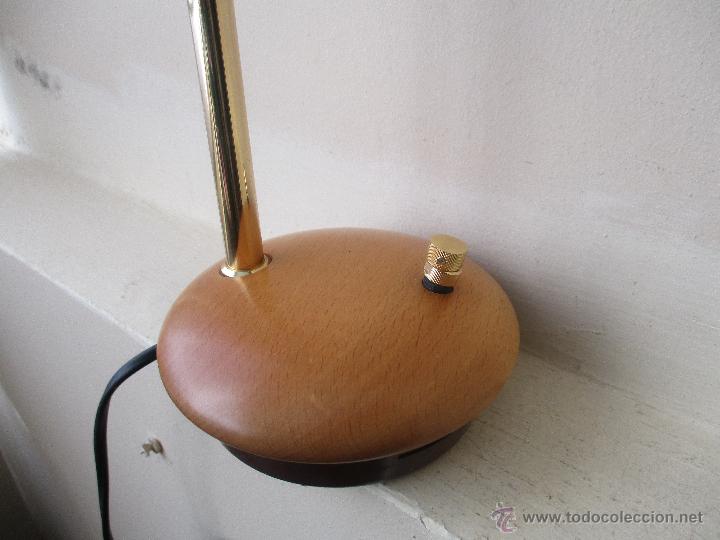 Vintage: PRECIOSO FLEXO DE METAL DORADO Y MADERA - Foto 2