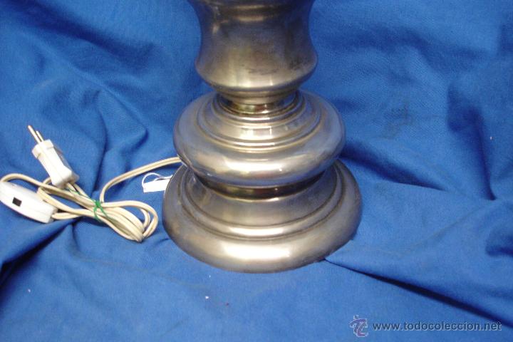 Vintage: L&Aacute;MPARA DE MESA EN LAT&Oacute;N CON INSTALACI&Oacute;N DE LUZ - FUNCIONA - Foto 4