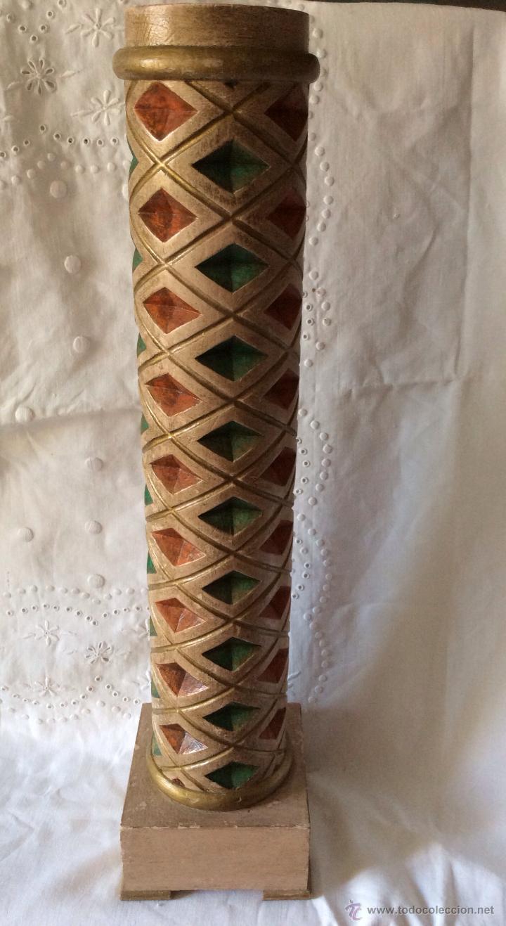 Vintage: PIE DE L&Aacute;MPARA EN MADERA POLICROMADA - Foto 1