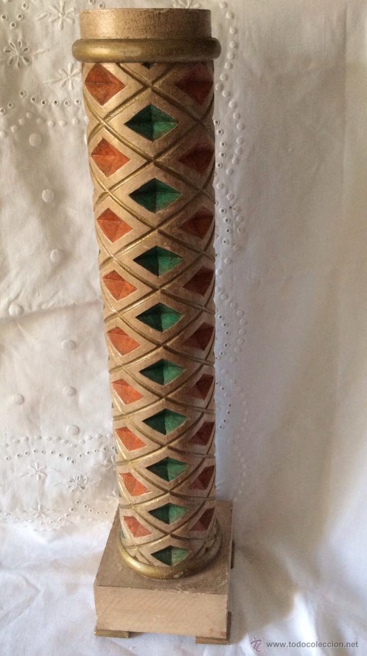 Vintage: PIE DE L&Aacute;MPARA EN MADERA POLICROMADA - Foto 2