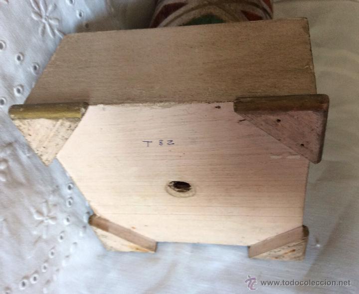 Vintage: PIE DE L&Aacute;MPARA EN MADERA POLICROMADA - Foto 3