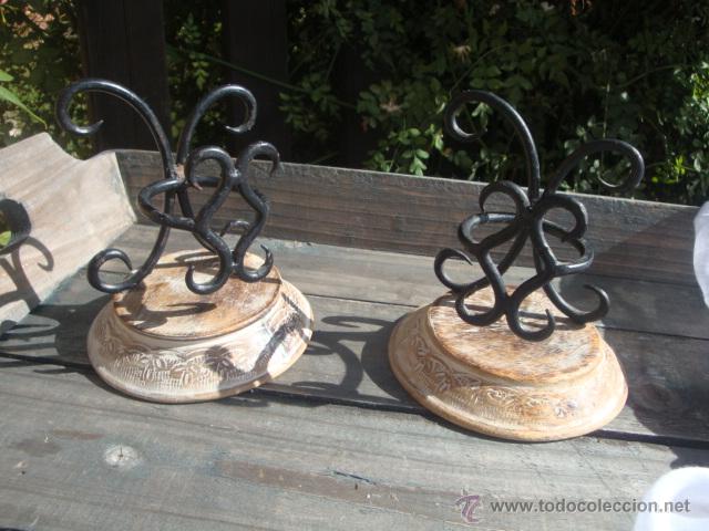 Vintage: 2 portavelas de madera y hierro - Foto 2
