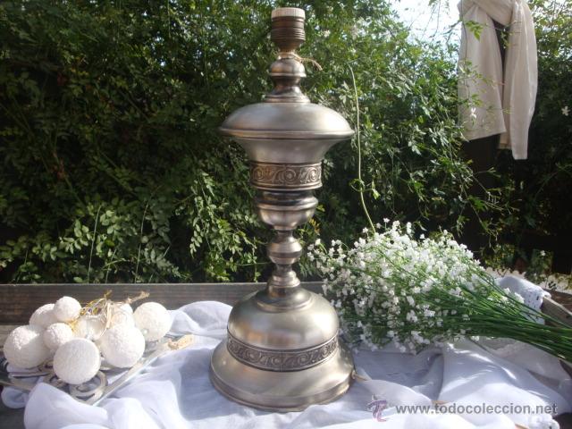 Vintage: pie de lampara antiguo de metal - Foto 1