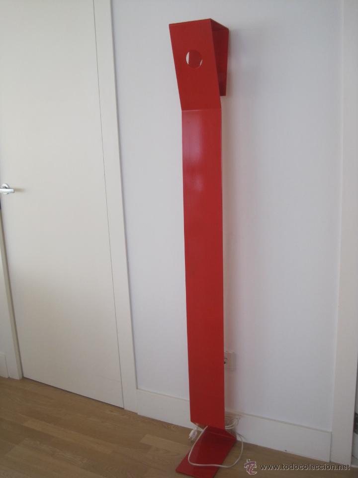 Vintage: LAMPARA DE PIE ALUMINIO ROJA --161CM ALTURA-ORIGAMI STONE DESIGN