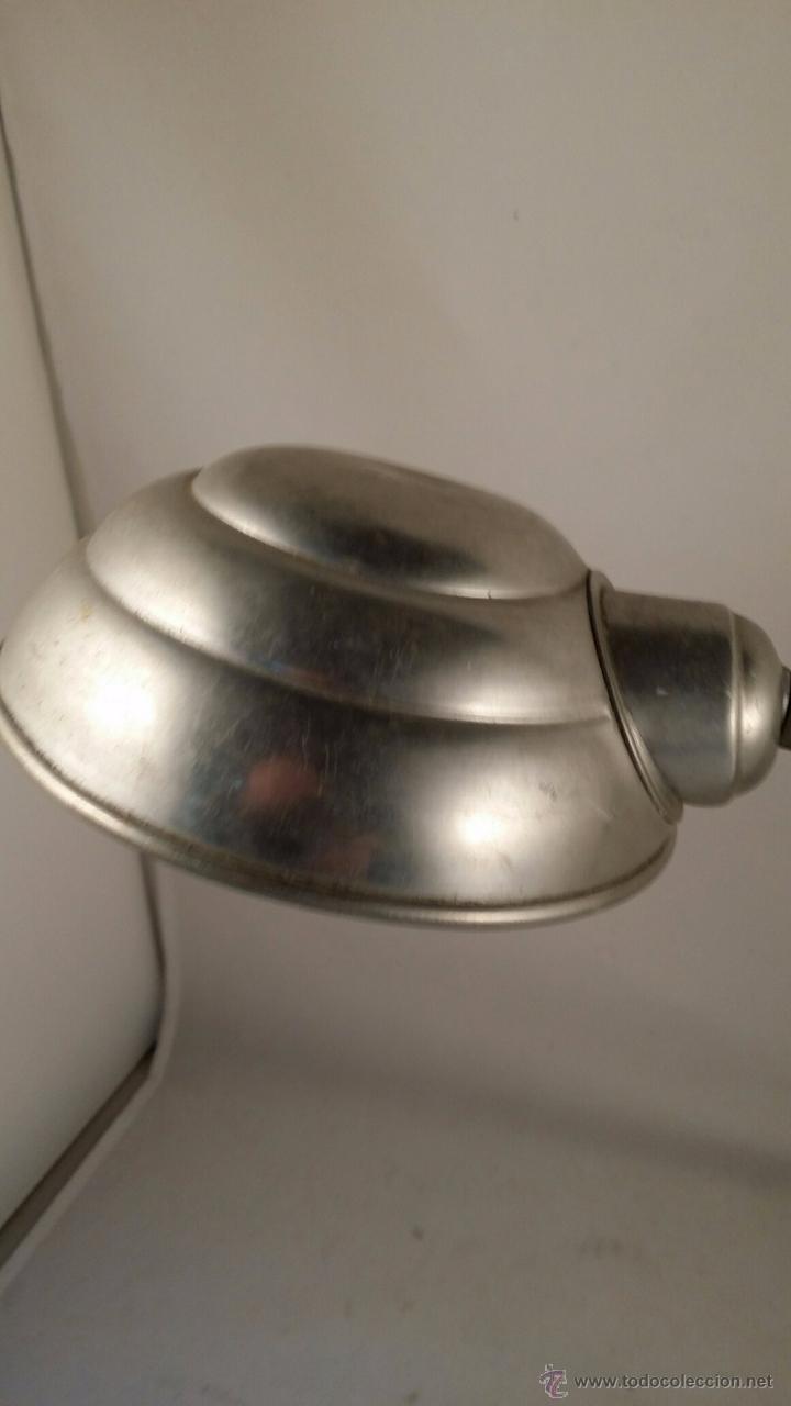 Vintage: Antiguo flexo. Le falta el enchufe, un poco oxidado. Funciona - Foto 3