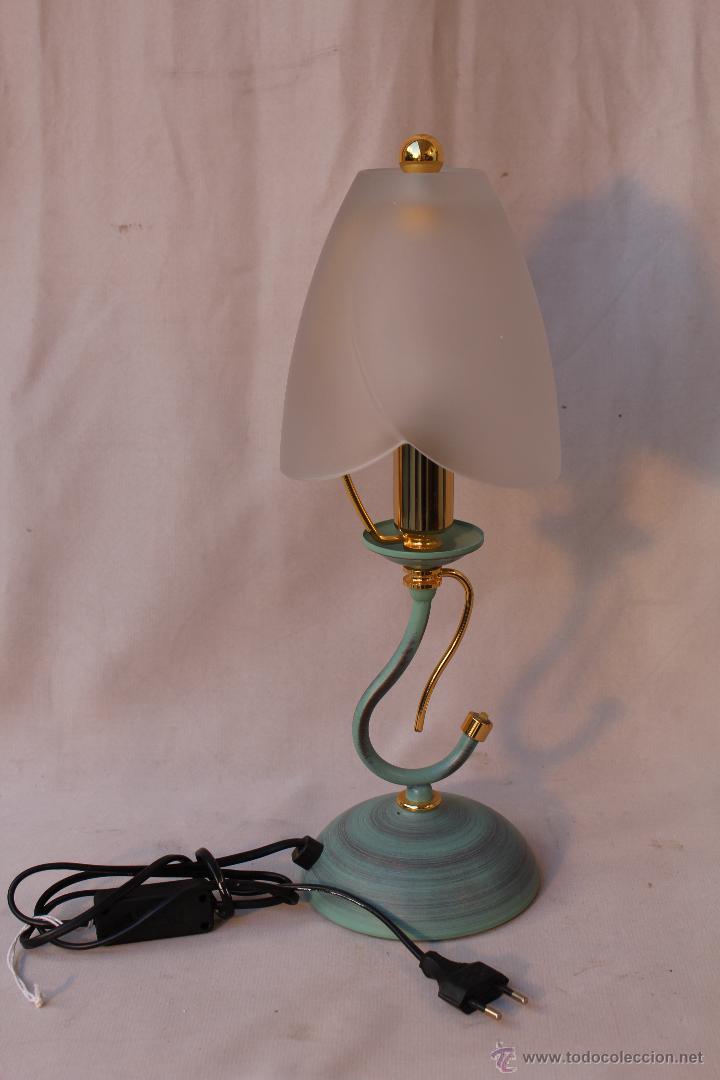 Vintage: lampara de sobremesa en metal y cristal - Foto 2