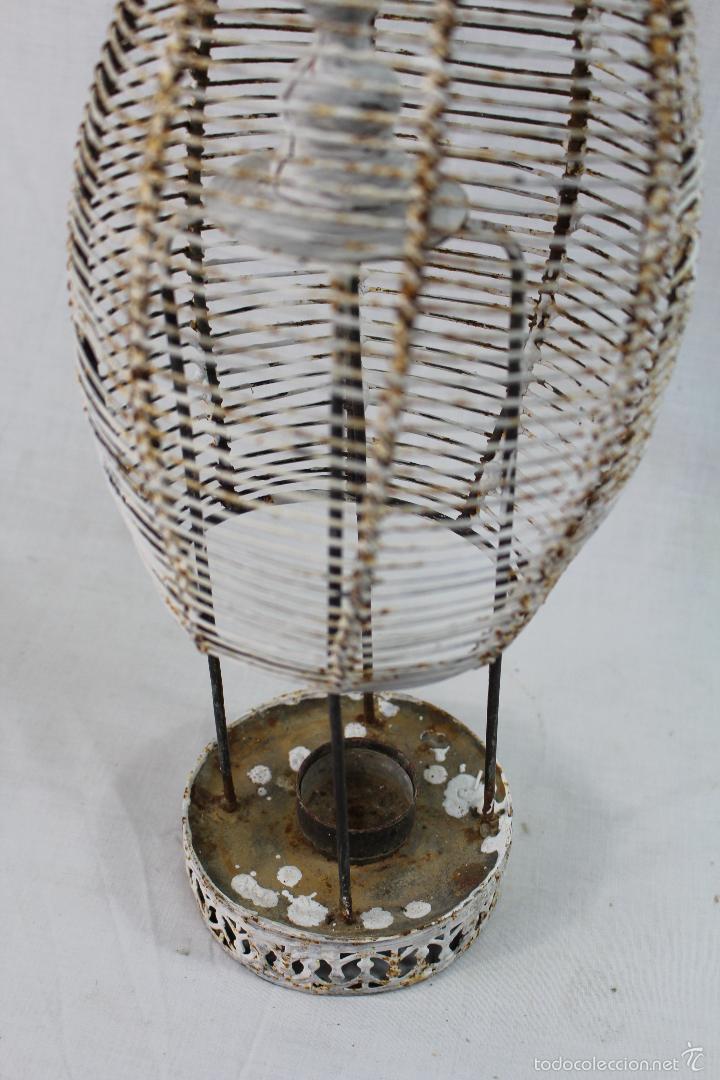 Vintage: farol repintado en madera y alambres - Foto 3