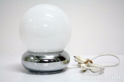 Vintage: L&aacute;mpara de mesa, cromada y opalina - Foto 1