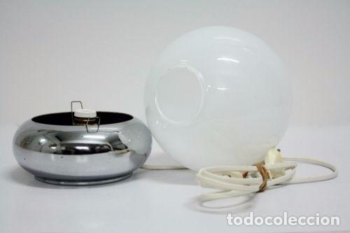 Vintage: L&aacute;mpara de mesa, cromada y opalina - Foto 3
