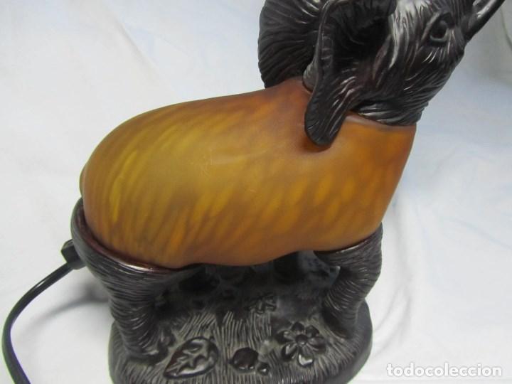 Vintage: L&aacute;mpara en forma de elefante. Resina y vidrio. Funcionando - Foto 9