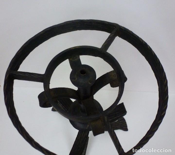 Vintage: PIE DE LAMPARA O QUINQUE DE HIERRO - Foto 5