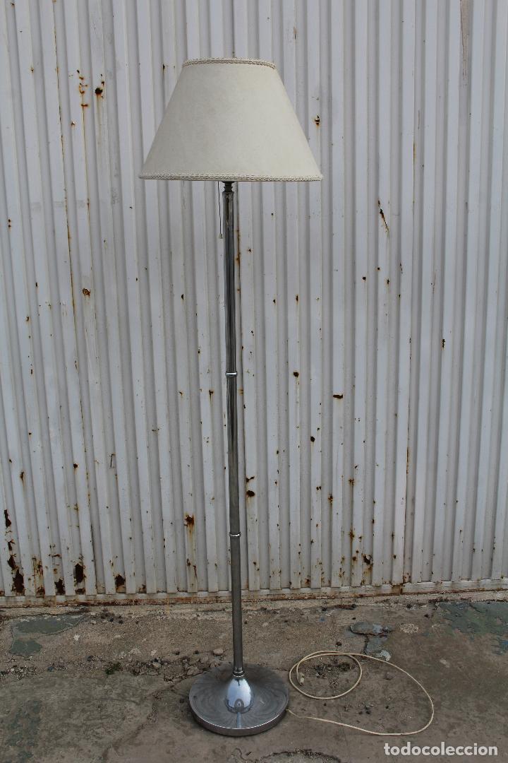 Vintage: lampra vintage de pie en metal cromado - Foto 1