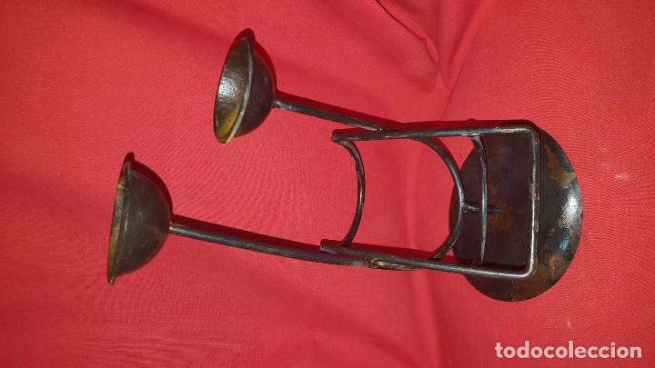 Vintage: Botellero con candelabros. Hierro oxidado. - Foto 2