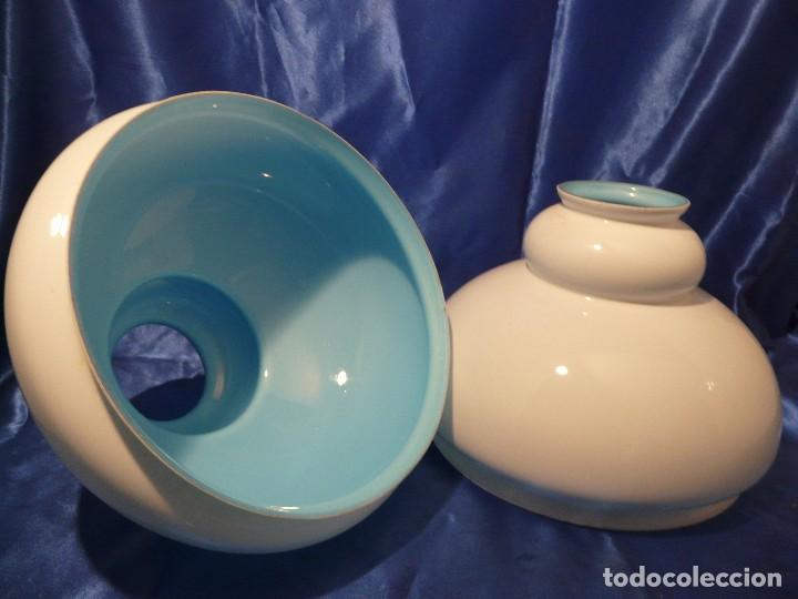 Vintage: GRAN TULIPA (2) ART DECO PARA LAMPARA EN OPALINA AZUL - Foto 3