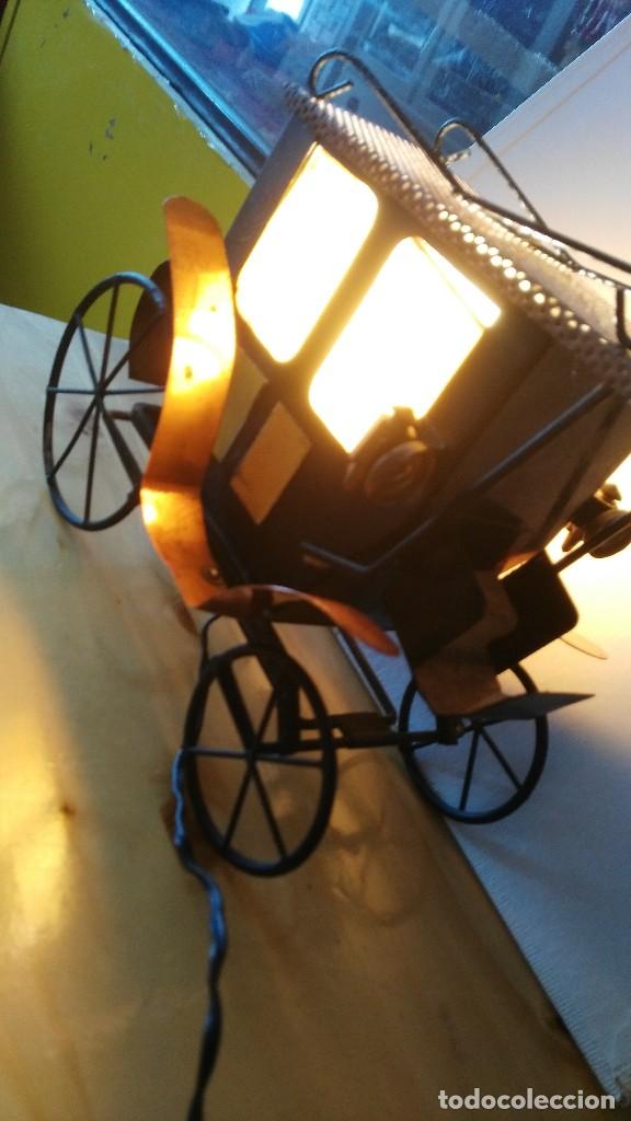 Vintage: diligencia- carruaje - lampara -iluminada a corriente - Foto 1