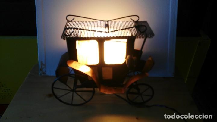 Vintage: diligencia- carruaje - lampara -iluminada a corriente - Foto 9