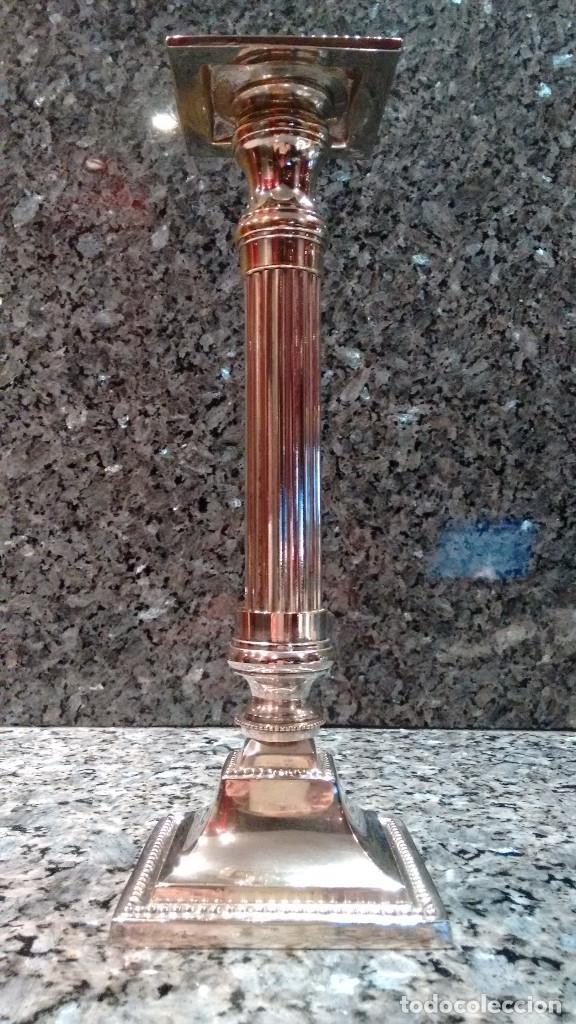 Vintage: CANDELABRO PORTAVELA CUADRADO PLATEADO - Foto 1
