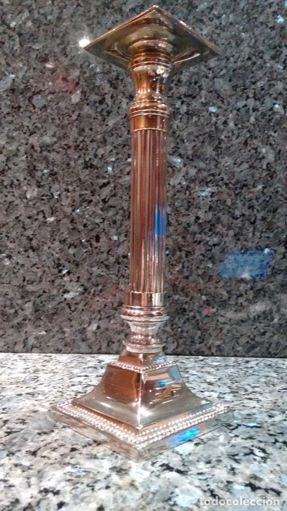 Vintage: CANDELABRO PORTAVELA CUADRADO PLATEADO - Foto 2