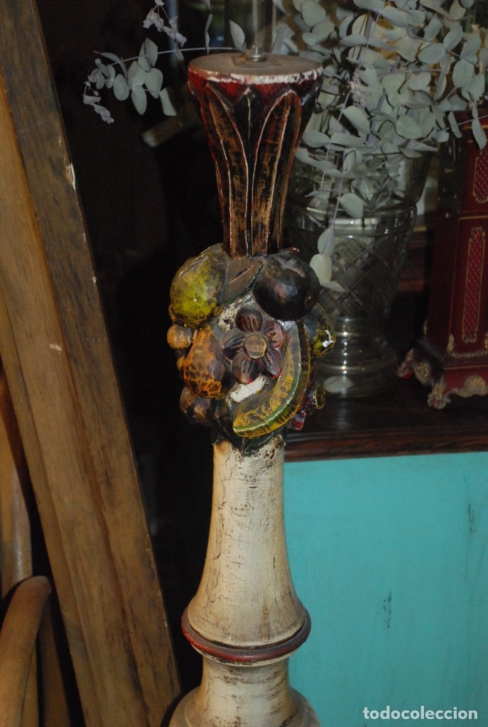 Vintage: MUY BONITO PIE DE L&Aacute;MPARA DE MADERA TALLADA - Foto 4