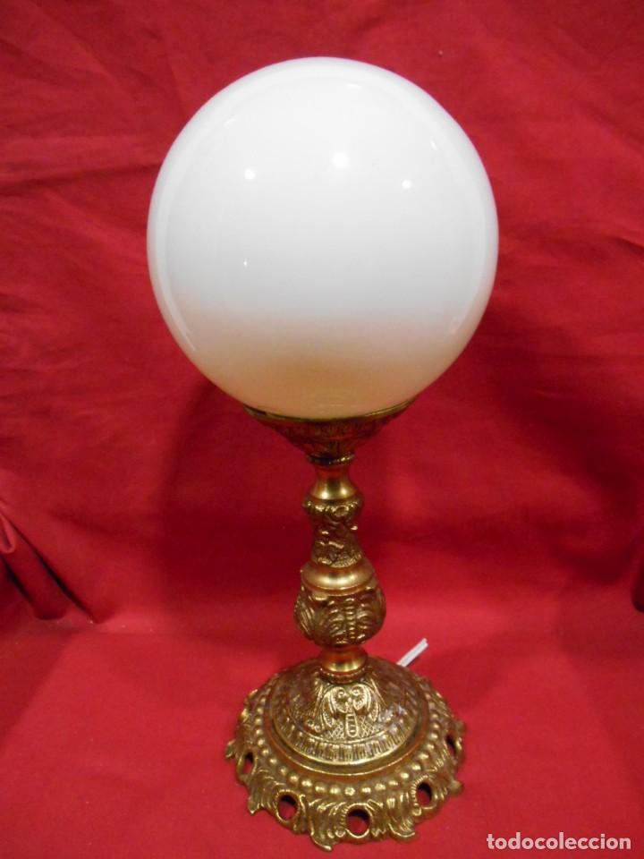 Vintage: LAMPARA APLIQUE DE BRONCE Y GLOBO DE CRISTAL - Foto 1
