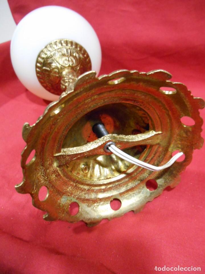 Vintage: LAMPARA APLIQUE DE BRONCE Y GLOBO DE CRISTAL - Foto 4