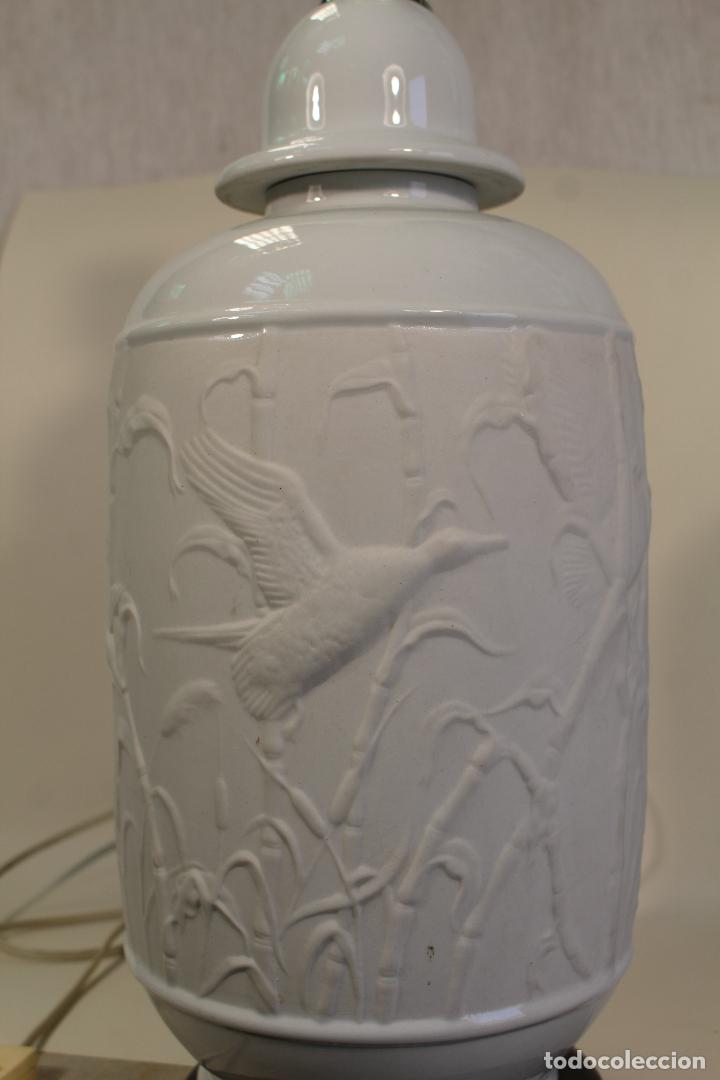 Vintage: lampara sobremesa en porcelana - Foto 2