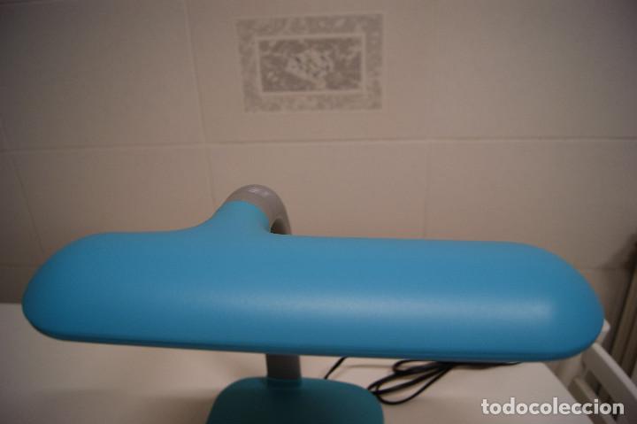 Vintage: L&aacute;mpara sobremesa de pl&aacute;stico azul turquesa tipo flexo - Foto 2