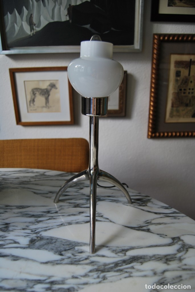 Vintage: L&Aacute;MPARA DE SOBREMESA DE METAL - TR&Iacute;PODE - T - Foto 2