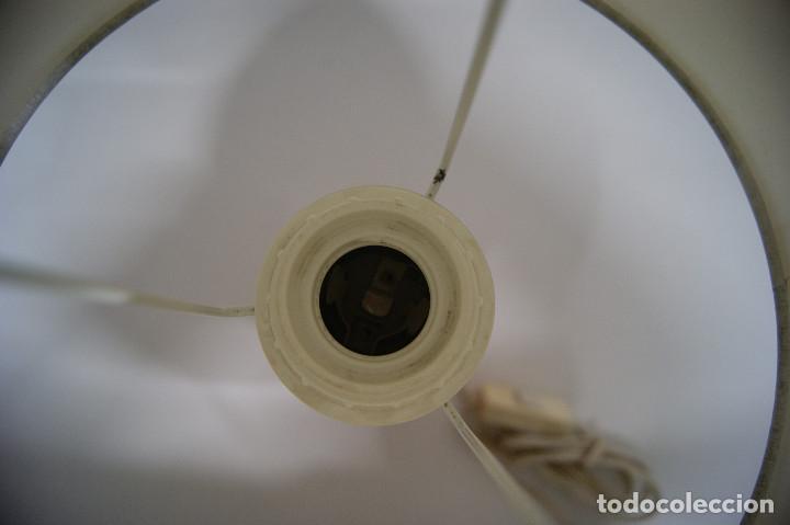 Vintage: L&aacute;mpara sobremesa en madera con forma de l&aacute;piz en rosa - Foto 4