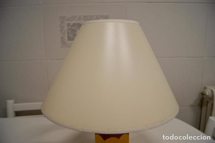 Vintage: L&aacute;mpara sobremesa en madera con forma de l&agrave;piz en amarillo - Foto 3