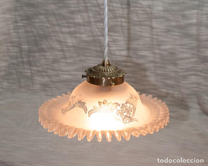 Vintage: LAMPARA, TULIPA ELECTRIFICADA CON CORDON TEXTIL - Foto 1