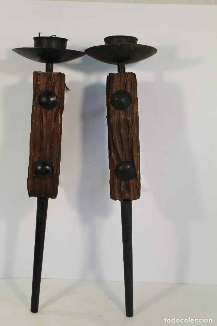 Vintage: pareja de apliques de forja rustico con madera - Foto 3