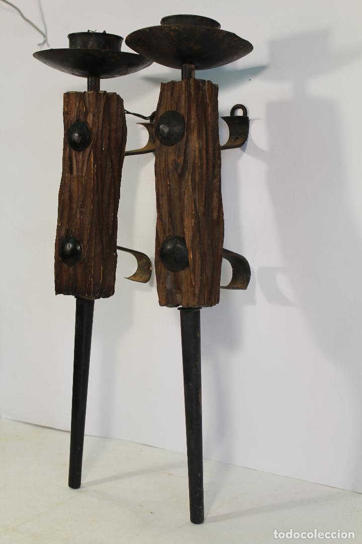 Vintage: pareja de apliques de forja rustico con madera - Foto 1