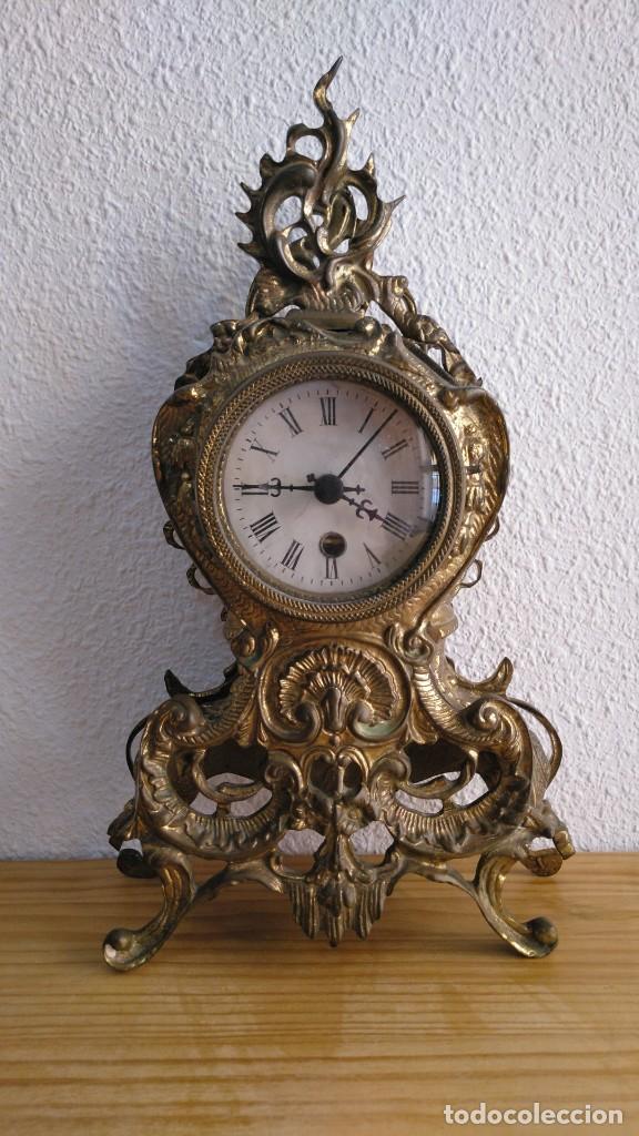 Vintage: Reloj de bronce con candelabros - Foto 4