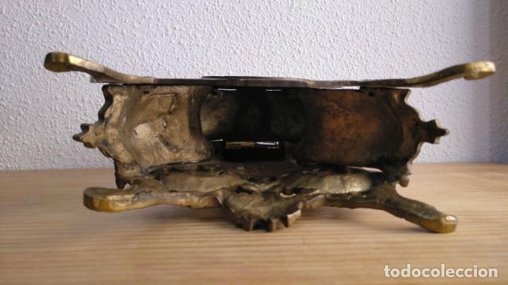 Vintage: Reloj de bronce con candelabros - Foto 10