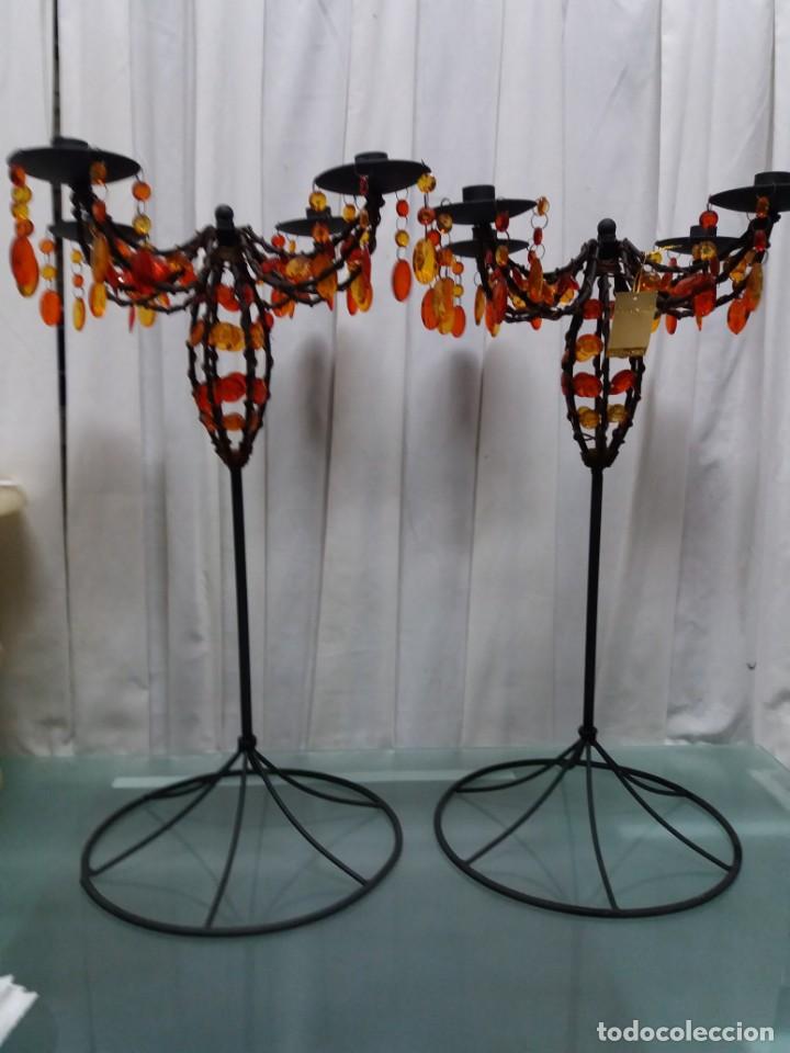 Vintage: PAREJA CANDELABROS FORJA &rdquo;COLONY&rdquo; NUEVO. - Foto 1