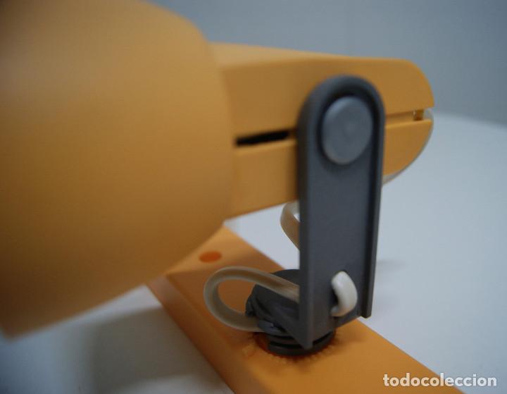 Vintage: Regleta con dos focos en pl&aacute;stico naranja - Foto 4
