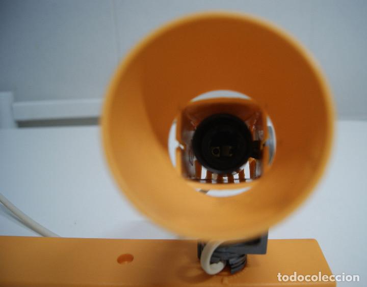 Vintage: Regleta con dos focos en pl&aacute;stico naranja - Foto 6