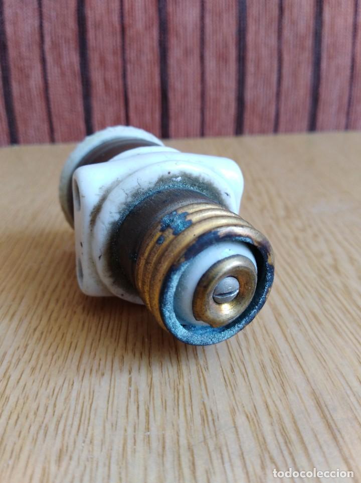 Vintage: Antiguo casquillo de bombilla con enchufe (593) - Foto 3