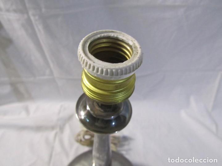 Vintage: L&aacute;mpara de lat&oacute;n ba&ntilde;ado en plata, funcionando - Foto 4