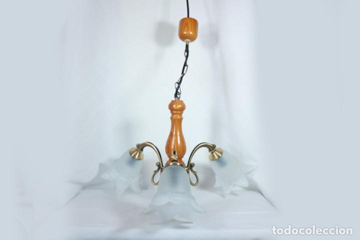 Vintage: L&aacute;mpara de madera y tulipanes de vidrio - Foto 1