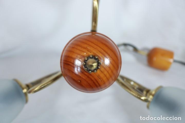 Vintage: L&aacute;mpara de madera y tulipanes de vidrio - Foto 7