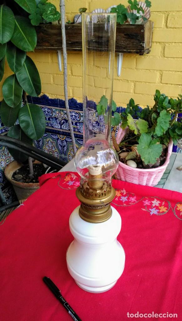 Vintage: Quinqu&eacute; antiguo de opalina blanca - Foto 3