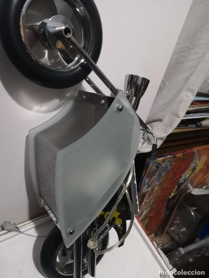 Vintage: L&aacute;mpara de techo con forma de moto - Foto 2