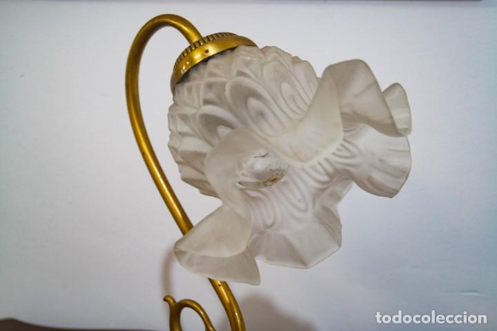 Vintage: Lampara bronce con cuello de cristal - Foto 2