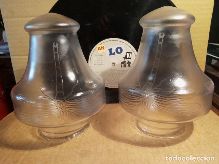 Vintage: 2 GLOBOS LAMPARA-LIBELULA-VISELADOS. - Foto 1
