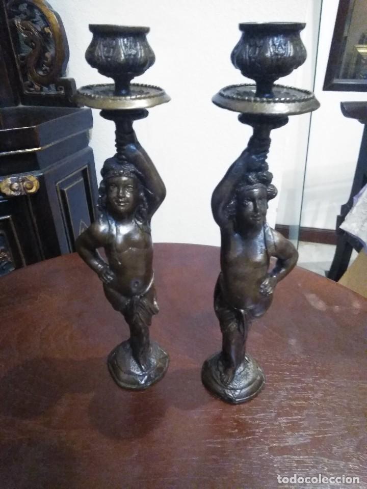 Vintage: PAREJA DE CANDELABROS BELLE EPOQUE - BRONCE - Foto 2