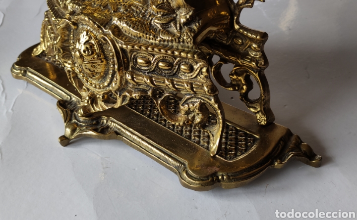 Vintage: Lote de reloj y 2 candelabros de bronce - Foto 4