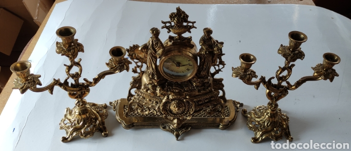 Vintage: Lote de reloj y 2 candelabros de bronce - Foto 1
